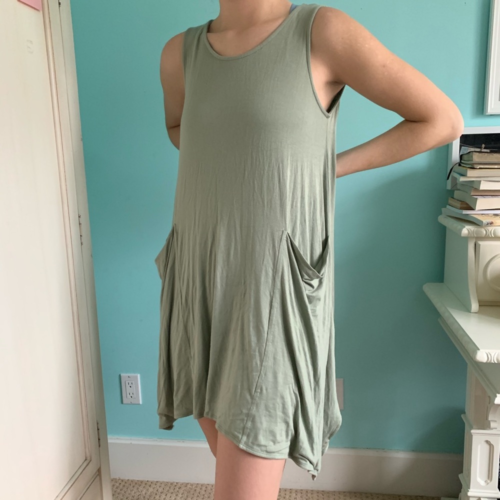 flowy green t-shirt dress // francesca’s